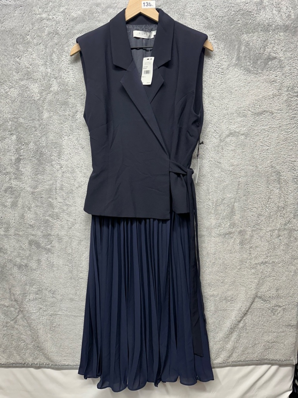 ASTR The Label Midnight Navy Pleated Blazer Dress Sleeveless Wrap Size L NWT - Picture 2 of 11
